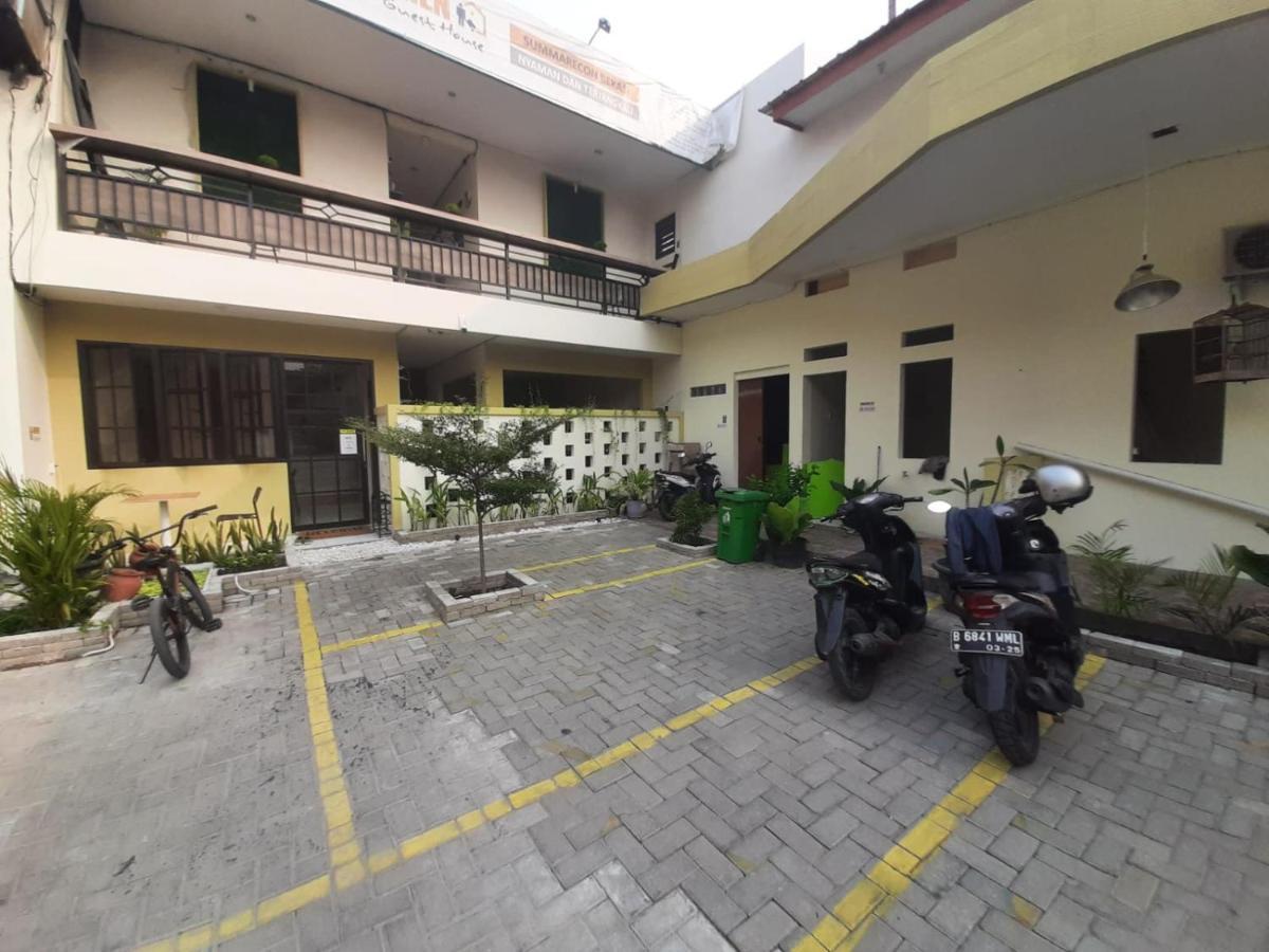 Hotel Oyo 93274 Oren Bekasi