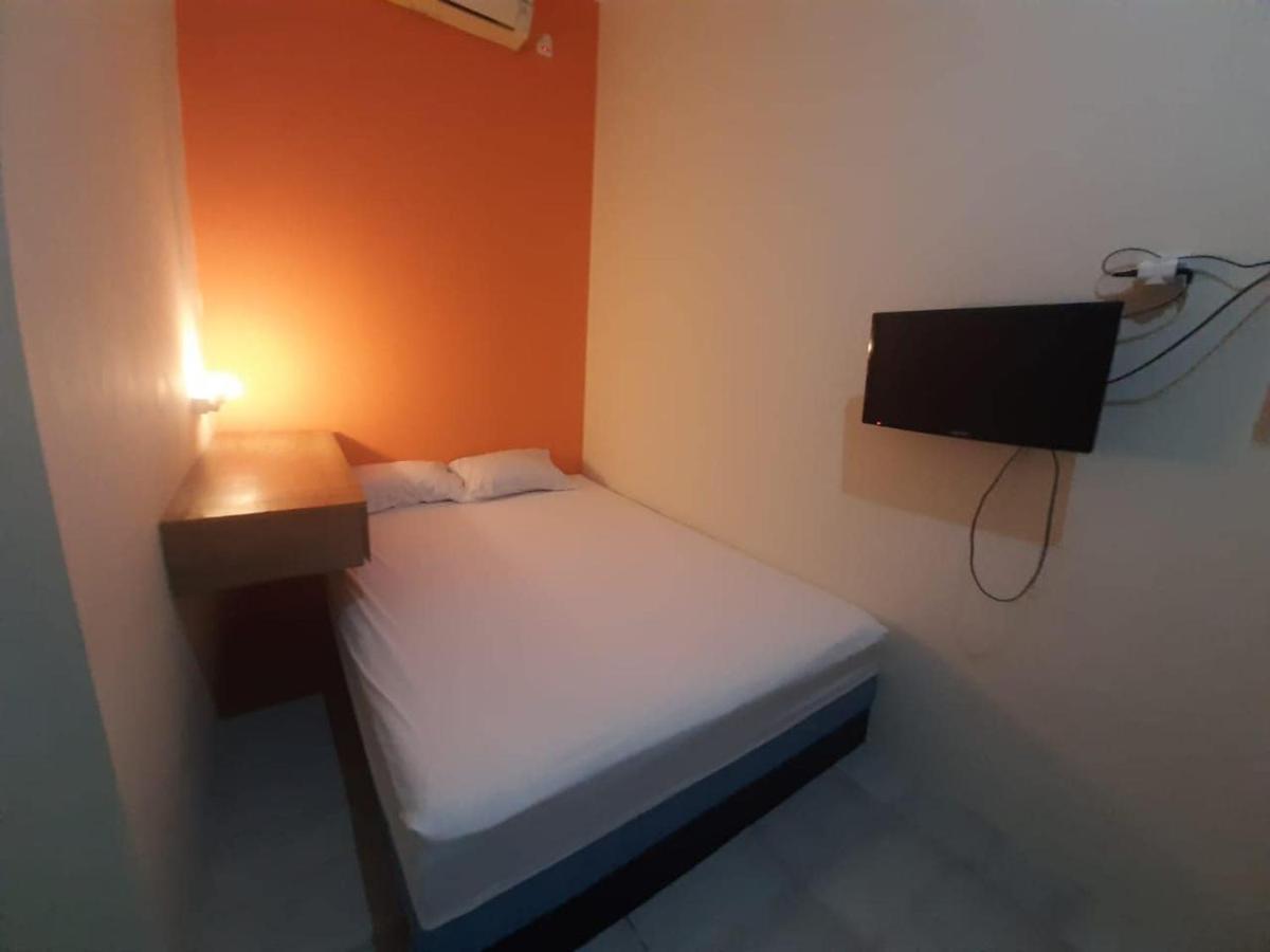 Oyo 93274 Oren Hotel