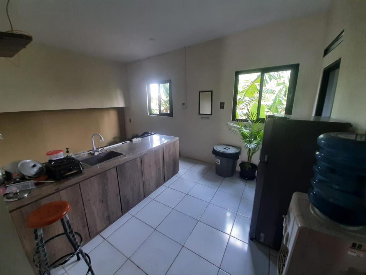 Hotel Oyo 93274 Oren Bekasi