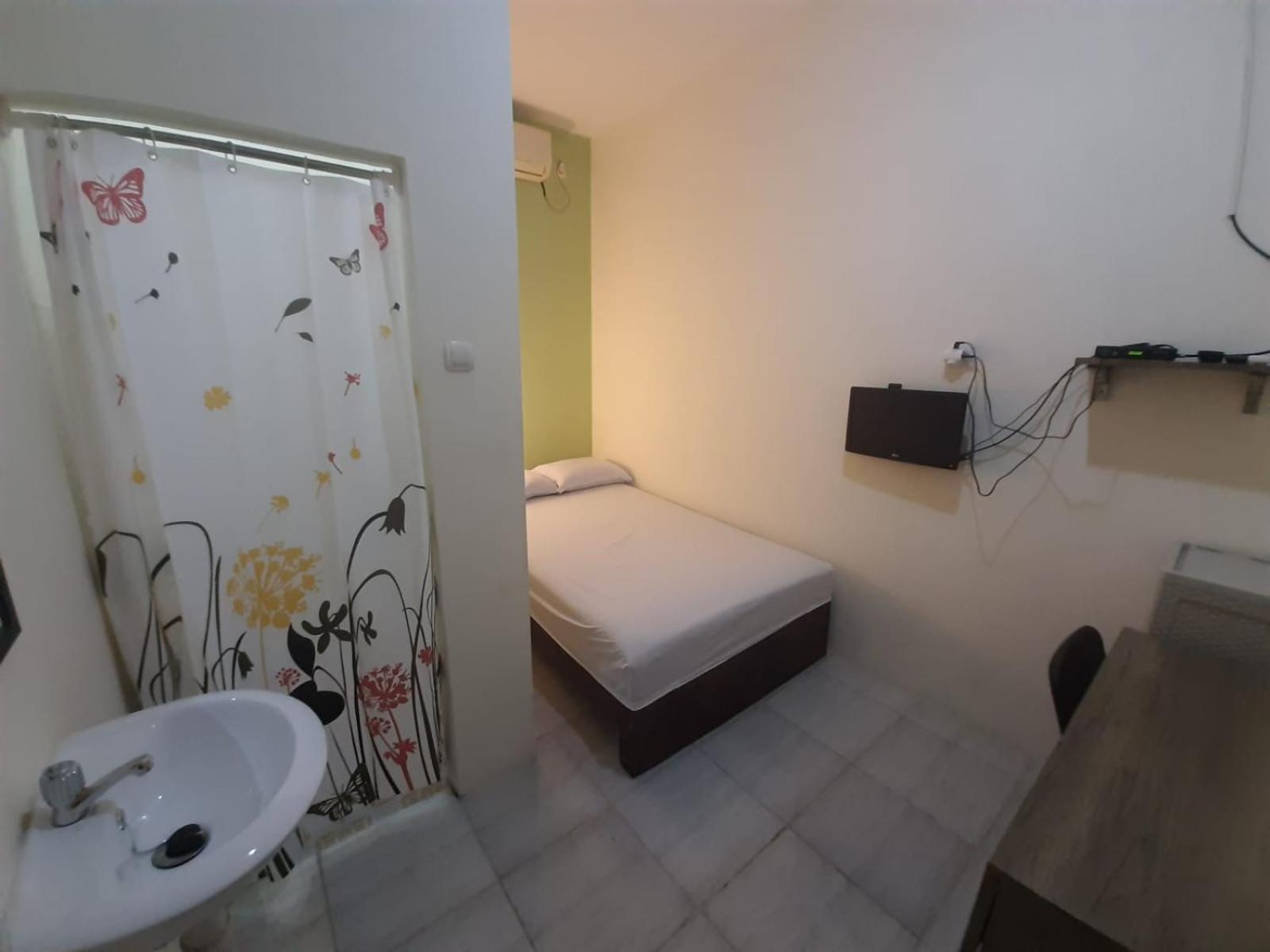 Oyo 93274 Oren Hotel Bekasi