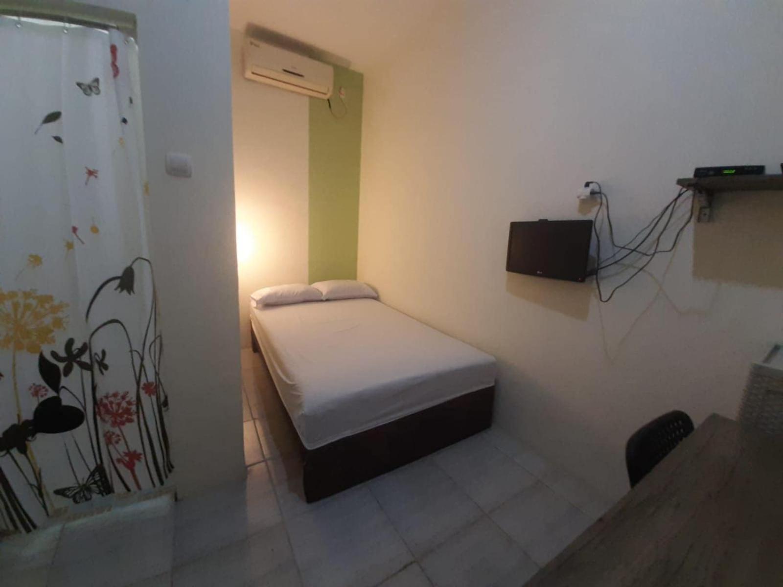 Hotel Oyo 93274 Oren Bekasi